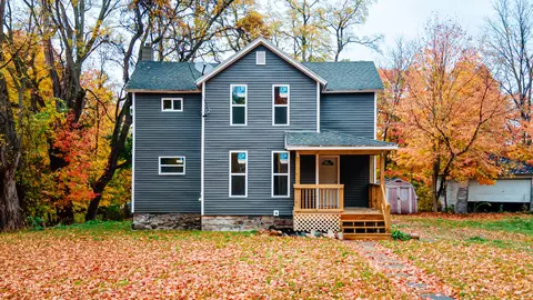 313 Cottage St, Olivet, MI 49076