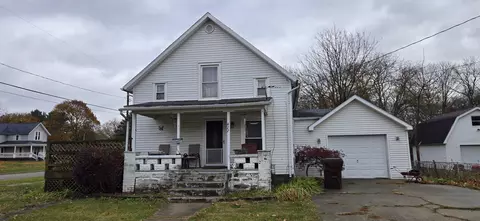 422 Amity St, Charlotte, MI 48813