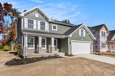 5569 Paxton Ct, Portage, MI 49024