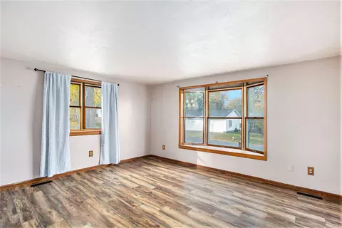 997 Hackett St, Ionia, MI 48846 photo 5