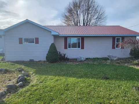 2901 N Comstock Ave, Hesperia, MI 49421