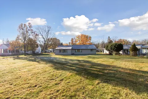 1614 Cascade Ct, Jackson, MI 49203 photo 35