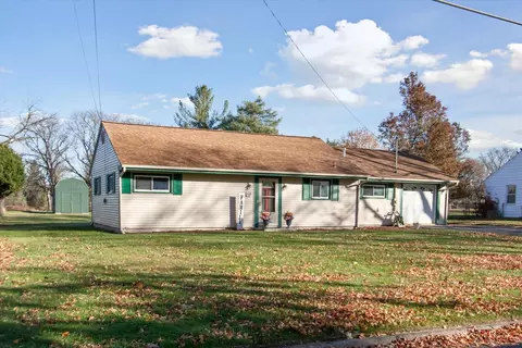 1614 Cascade Ct, Jackson, MI 49203 photo 3