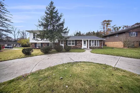 3904 Mayfield Dr, Jackson, MI 49203