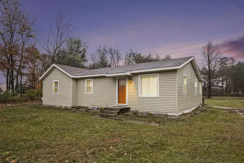 3949 24th St, Dorr, MI 49323 photo 2