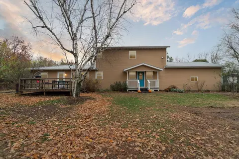 1211 102nd Ave, Plainwell, MI 49080