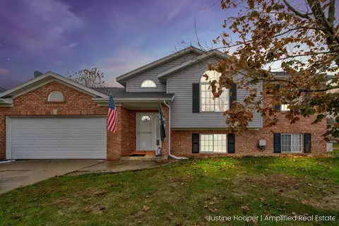 500 Sunbrook St SE, Grand Rapids, MI 49508