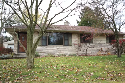 6822 Bluegrass St, Portage, MI 49024