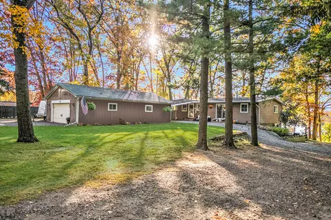 1739 Park Dr, Jackson, MI 49203