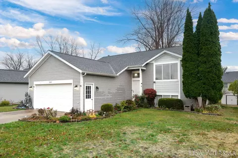 3148 Sunrise Ave, Holland, MI 49424