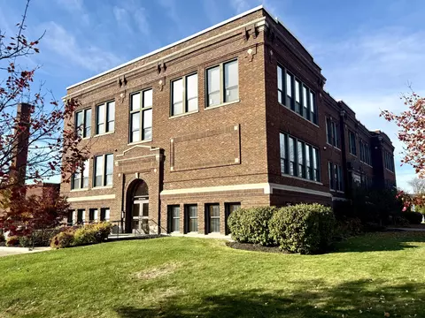 460 Broadway St #307, South Haven, MI 49090