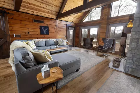Living - 5616 Muma Rd, Gladwin, MI 48624 photo 2 of 6
