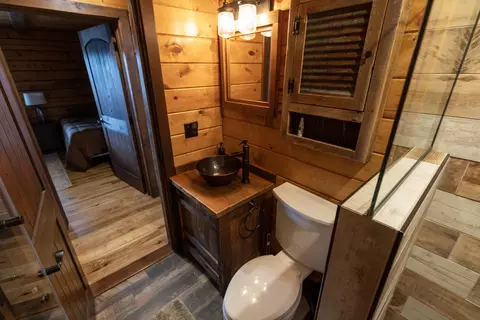 Bath - 5616 Muma Rd, Gladwin, MI 48624 photo 5 of 6