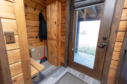 Entry Way - 5616 Muma Rd, Gladwin, MI 48624 photo 1 of 1