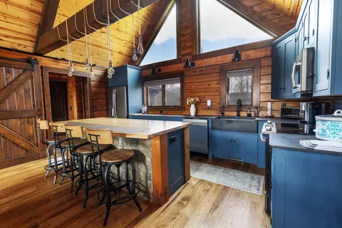 Kitchen - 5616 Muma Rd, Gladwin, MI 48624 photo 1 of 5