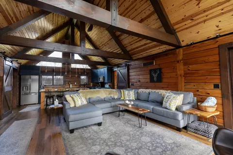 Living - 5616 Muma Rd, Gladwin, MI 48624 photo 5 of 6