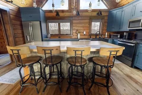 Kitchen - 5616 Muma Rd, Gladwin, MI 48624 photo 5 of 5