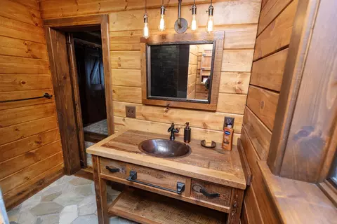 Bath - 5616 Muma Rd, Gladwin, MI 48624 photo 6 of 6