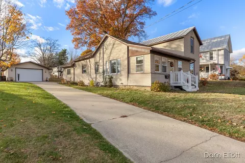 533 Rich St, Ionia, MI 48846