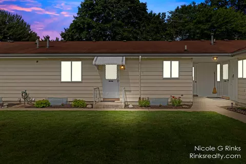 5895 Leisure South Dr SE, Grand Rapids, MI 49548