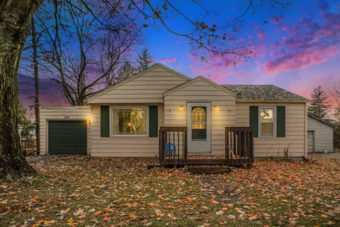 224 S Sherman St, Sheridan, MI 48884