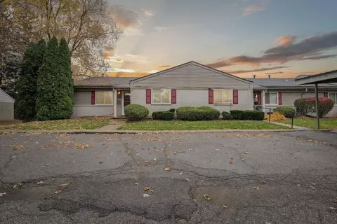 26291 Franklin Pointe Dr, Southfield, MI 48034