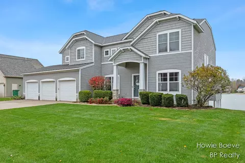 11078 Island Ct, Allendale, MI 49401