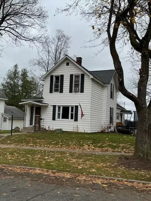 414 S Higbee St, Reed City, MI 49677