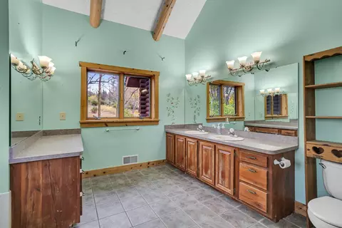 Bath - 10560 Plaza Ct, Jerome, MI 49249 photo 4 of 6