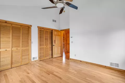 Bedroom - 10560 Plaza Ct, Jerome, MI 49249 photo 2 of 6