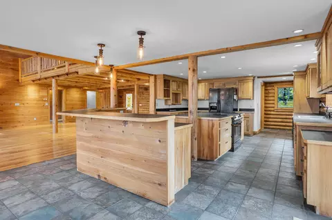 Kitchen - 10560 Plaza Ct, Jerome, MI 49249 photo 4 of 6