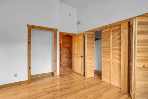 Bedroom - 10560 Plaza Ct, Jerome, MI 49249 photo 6 of 6