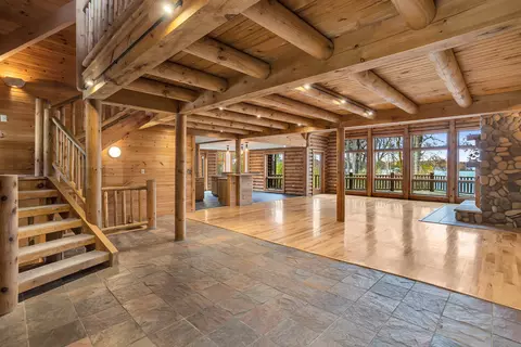Entry Way - 10560 Plaza Ct, Jerome, MI 49249 photo 4 of 9
