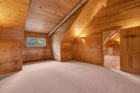 Bedroom - 10560 Plaza Ct, Jerome, MI 49249 photo 4 of 6
