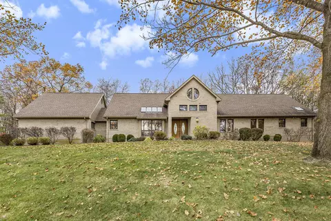 3548 Oak Park Dr, Saline, MI 48176