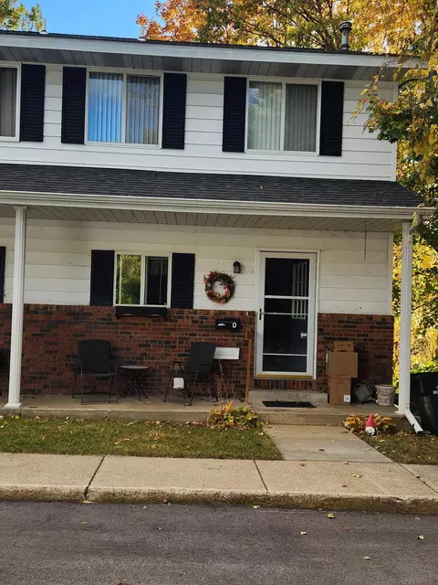 1421 Creek Dr #D, Muskegon, MI 49441