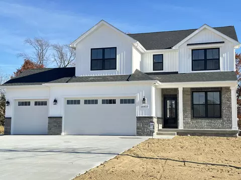 16453 Sleepy Hollow Dr, Fenton, MI 48430
