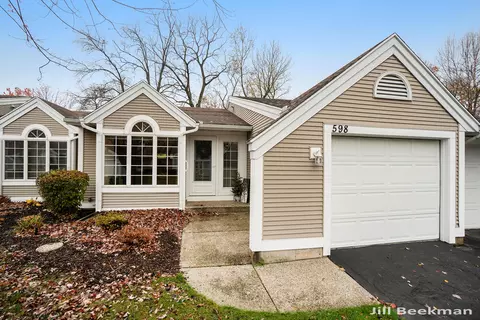 598 Appletree Ct, Holland, MI 49423