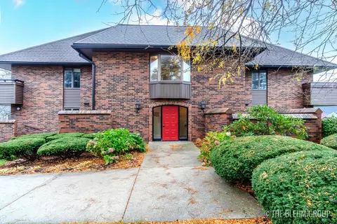 3181 Charlevoix Dr SE #206, Grand Rapids, MI 49546
