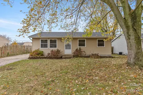 513 Faircrest Ave NW, Grand Rapids, MI 49534