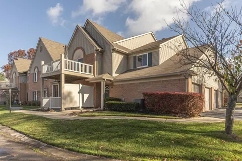 360 Marigold Cir, Westland, MI 48185
