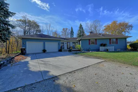 15027 W Cutler Rd, Portland, MI 48875