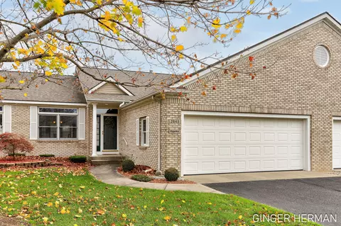 2645 Cedar Grove Ct, Jenison, MI 49428