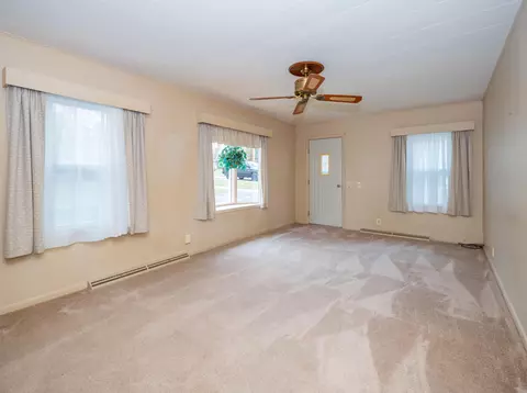 130 S Sunset St, Plainwell, MI 49080 photo 6
