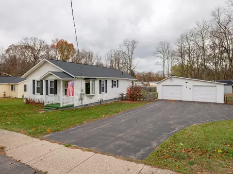 130 S Sunset St, Plainwell, MI 49080