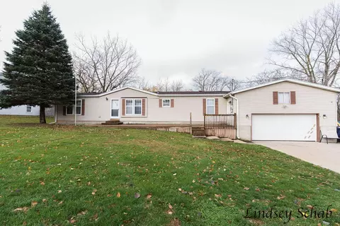 11257 Tebeau Dr NE, Sparta, MI 49345