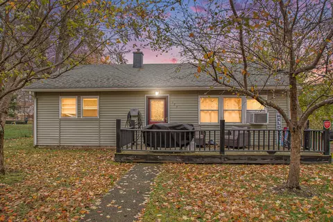 125 Elizabeth St, Buchanan, MI 49107
