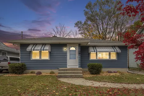 1512 Powers Ave NW, Grand Rapids, MI 49504
