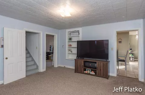 622 S Pearl St, Belding, MI 48809 photo 12