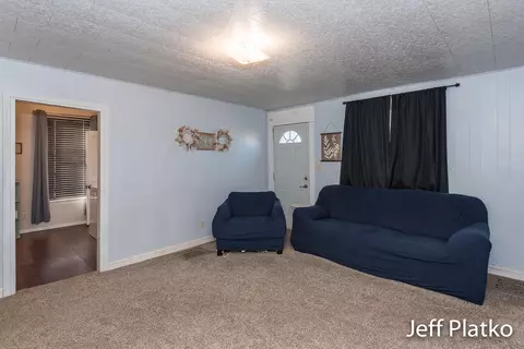 622 S Pearl St, Belding, MI 48809 photo 13